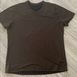 Lululemon T-shirt